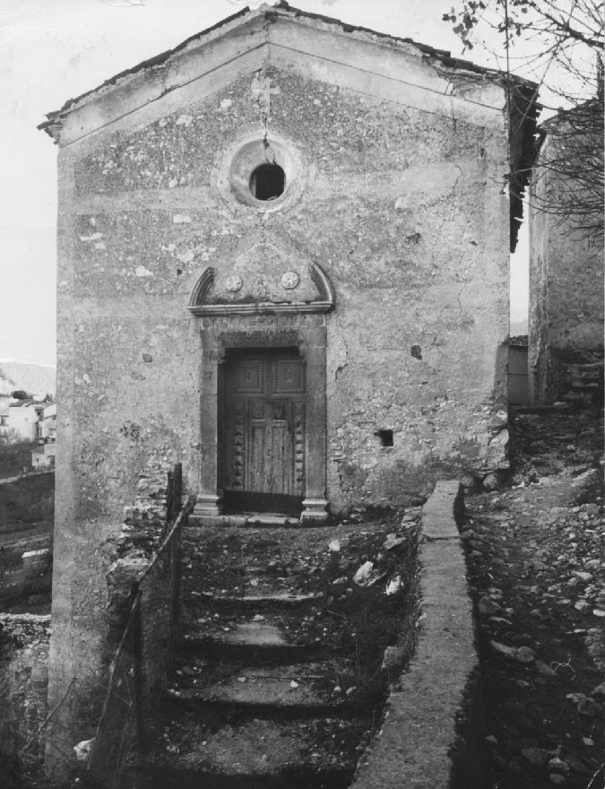 portale in pietra (portale) - ambito Italia meridionale (primo quarto sec. XVIII)