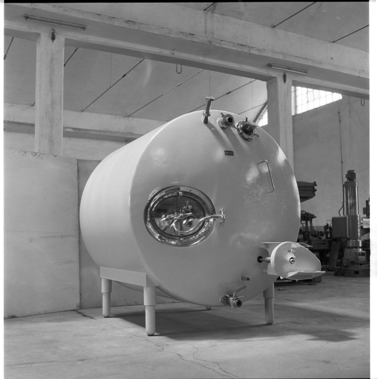 Macchinari industriali - Serbatoio (negativo) di Rossi, Antonio (studio) (seconda metà XX)