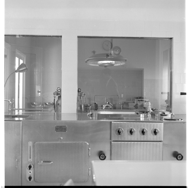 Clinica privata - Sala parto (negativo) di Rossi, Antonio (studio) (seconda metà XX)