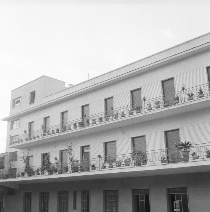 Edifici di abitazione - Palazzo (negativo) di Rossi, Antonio (studio) (seconda metà XX)