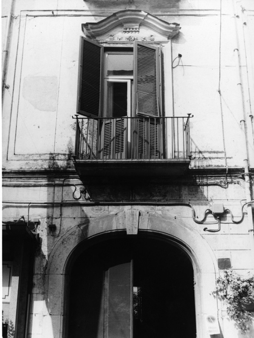 portale (positivo) di Francesco "Cicciotto" Caso (seconda metà XX)