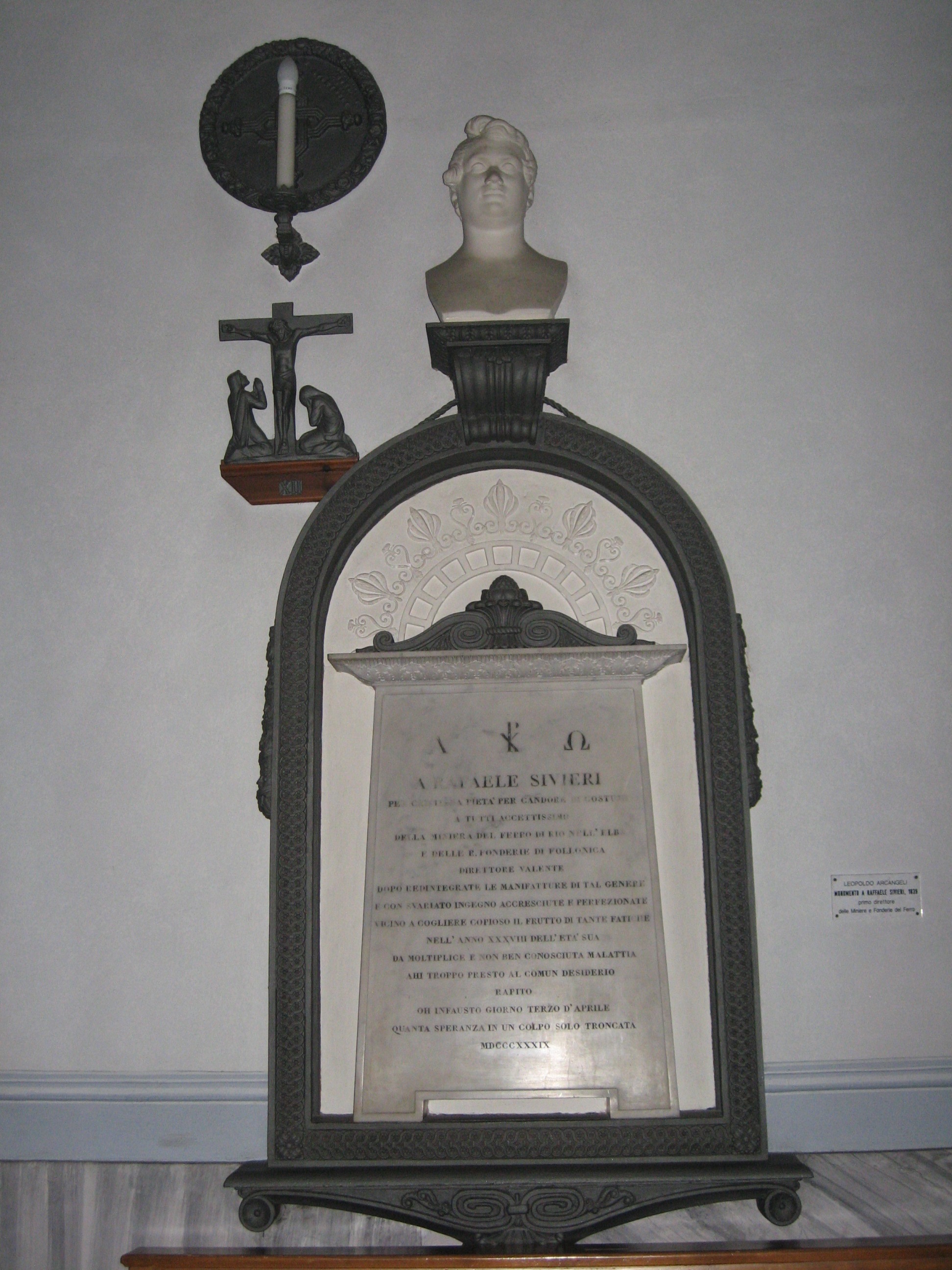 monumento commemorativo a Raffaele Sivieri, busto di uomo (monumento funebre) - produzione toscana (sec. XIX)