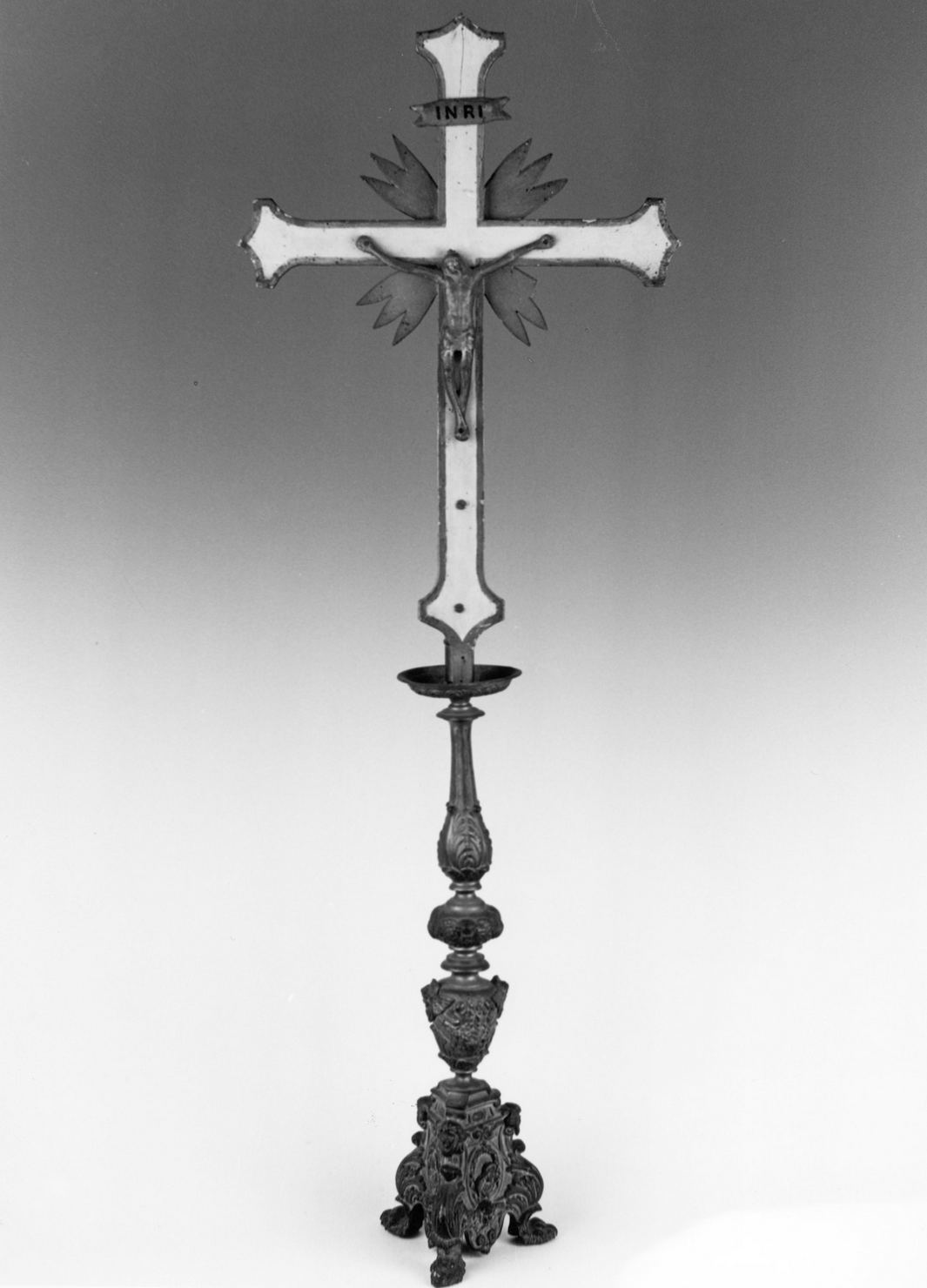 Cristo crocifisso (croce d'altare, elemento d'insieme) - bottega laziale (prima metà sec. XVIII)