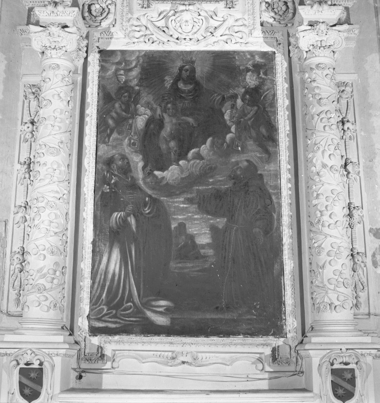 Madonna del Carmelo offre lo scapolare a San Domenico e a San Francesco d'Assisi (dipinto, elemento d'insieme) - ambito toscano (sec. XVII)