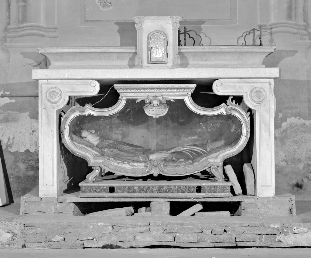 reliquiario a teca - a urna - manifattura Italia centrale (metà sec. XVIII)