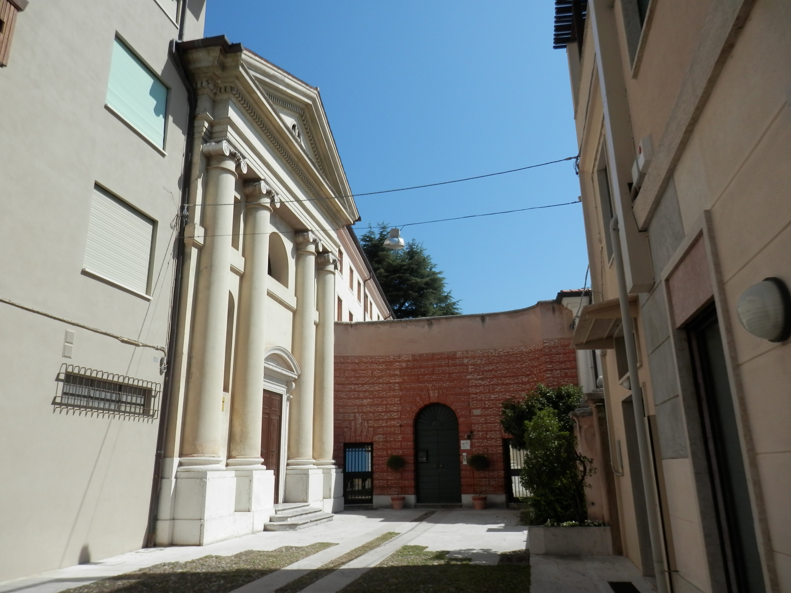 Casa dell'Orfanotrofio Pirani (casa) - Bassano del Grappa (VI) 