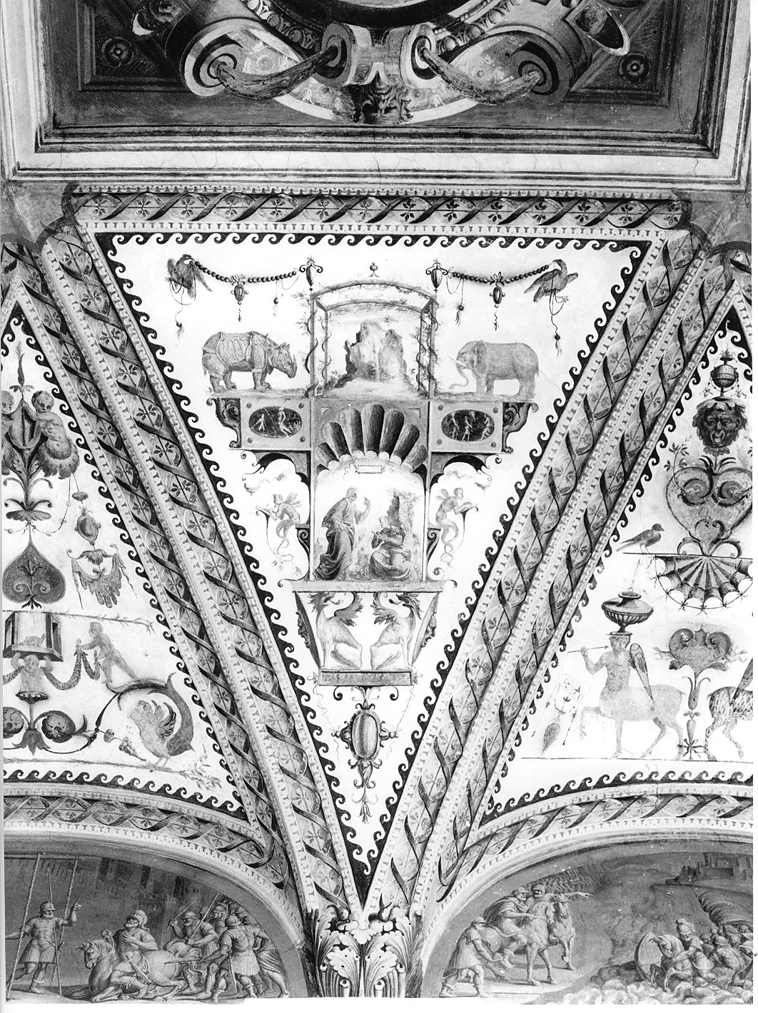 motivi decorativi a grottesche (dipinto murale, elemento d'insieme) di Pozzo Giovan Battista (attribuito) (seconda metà sec. XVI)