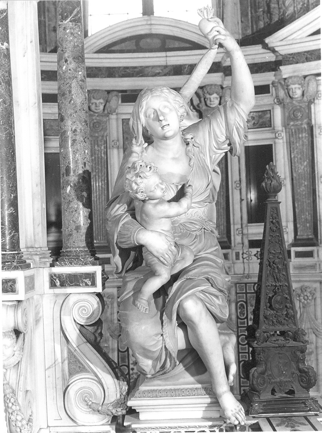 Carità (statua, opera isolata) di Bussola Dionigi (attribuito) (sec. XVII)
