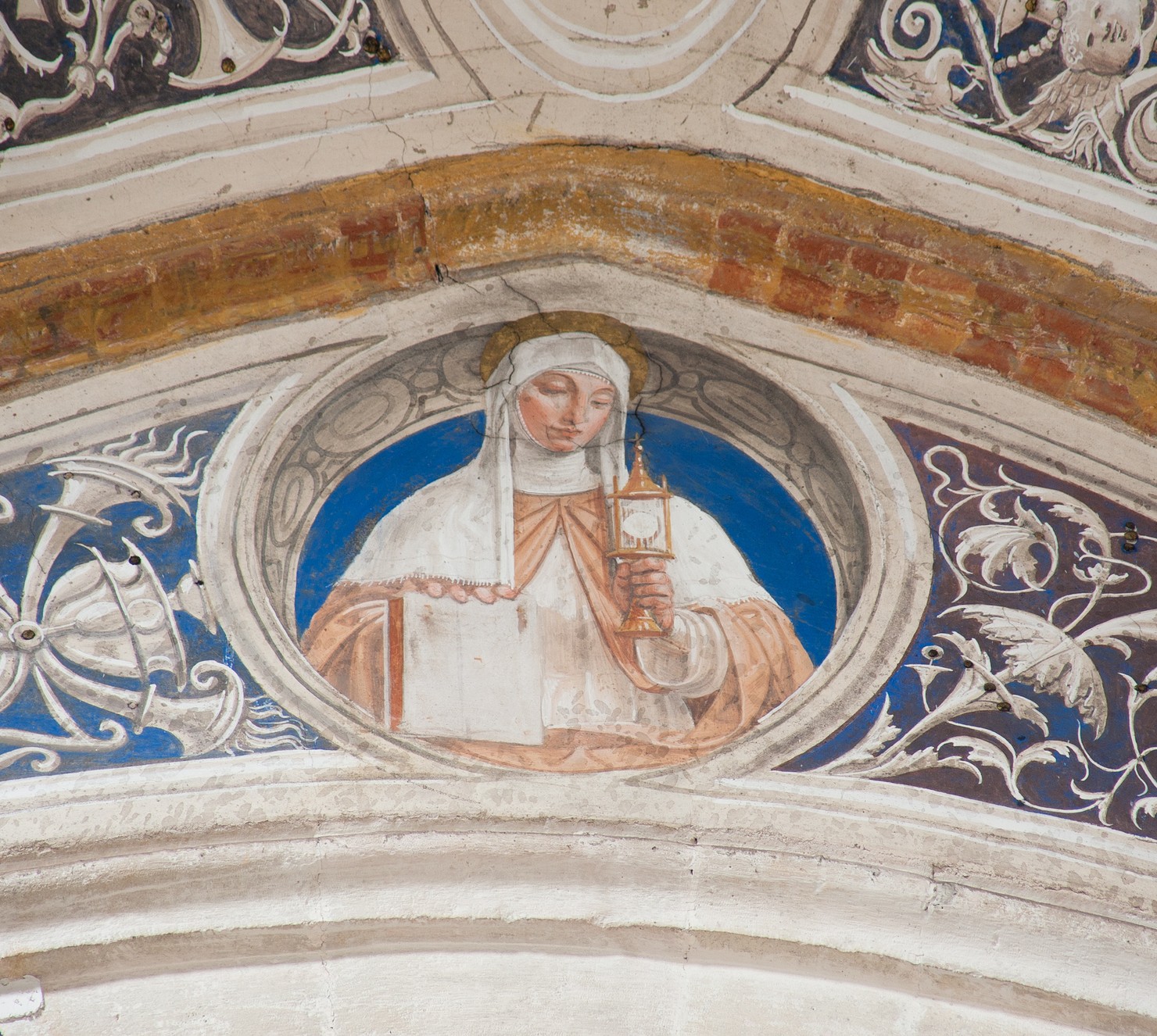 Santa Chiara (dipinto murale, elemento d'insieme) di De Mottis Iacopino (attribuito) (sec. XV)