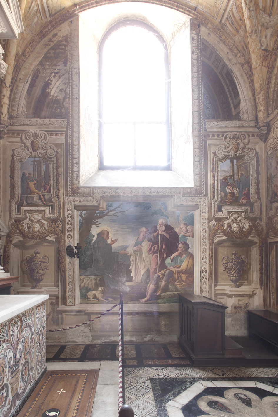 Predica di San Benedetto (riquadro principale), San Benedetto fonda l'abbazia di Montecassino (a sinistra), Miracolo del bambino (a destra) (dipinto murale, elemento d'insieme) di Ghisolfi Giovanni (sec. XVII)