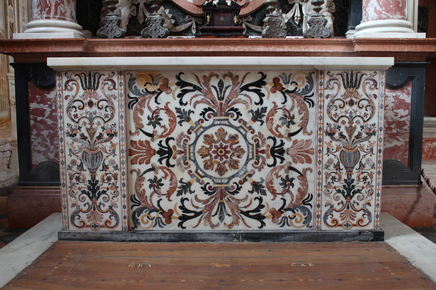 altare, complesso decorativo di Orsolino Tommaso - bottega lombarda (sec. XVII)
