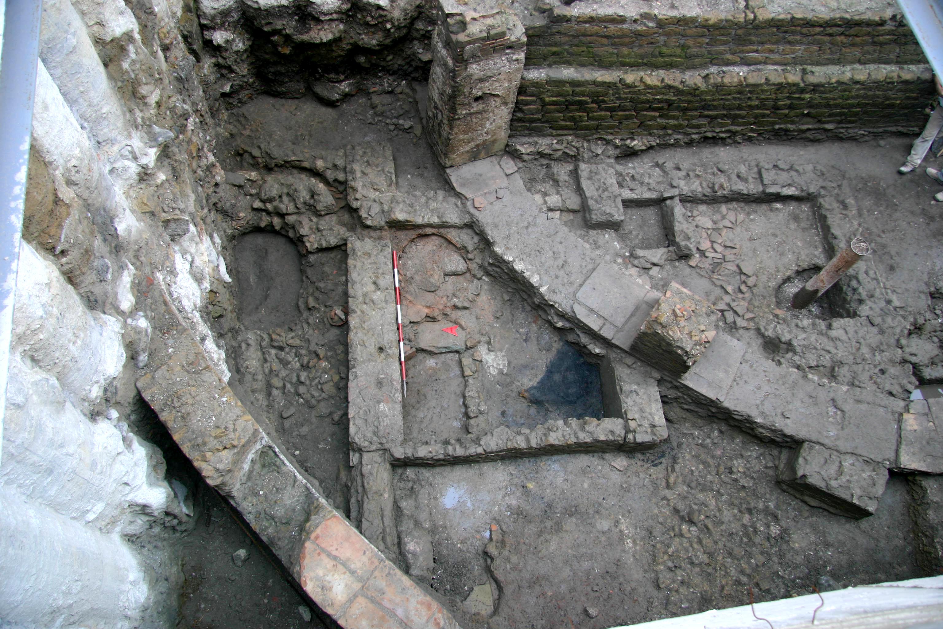 impianto termale, infrastruttura di servizio - Napoli (NA)  (Eta' romana imperiale)