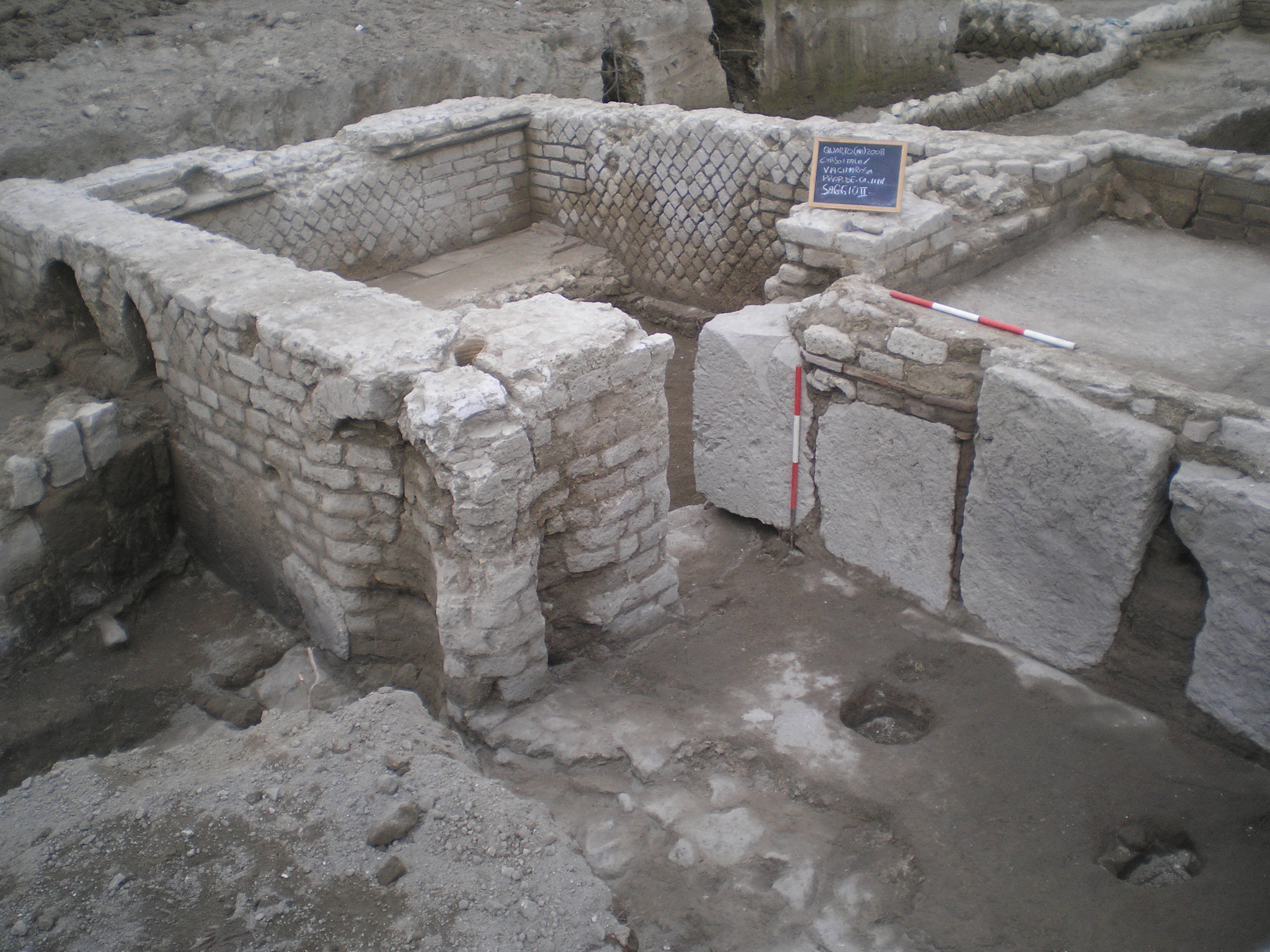 recinto, area ad uso funerario - Quarto (NA)  (Eta' romana imperiale)