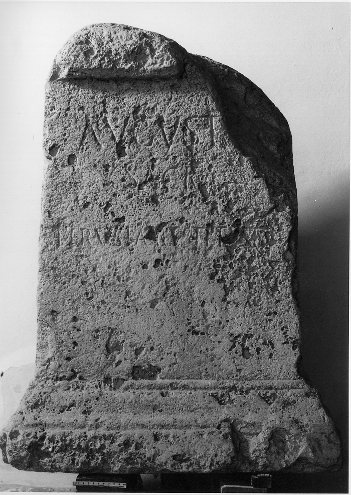 cippo, onorario (ultimo quarto I a.C)