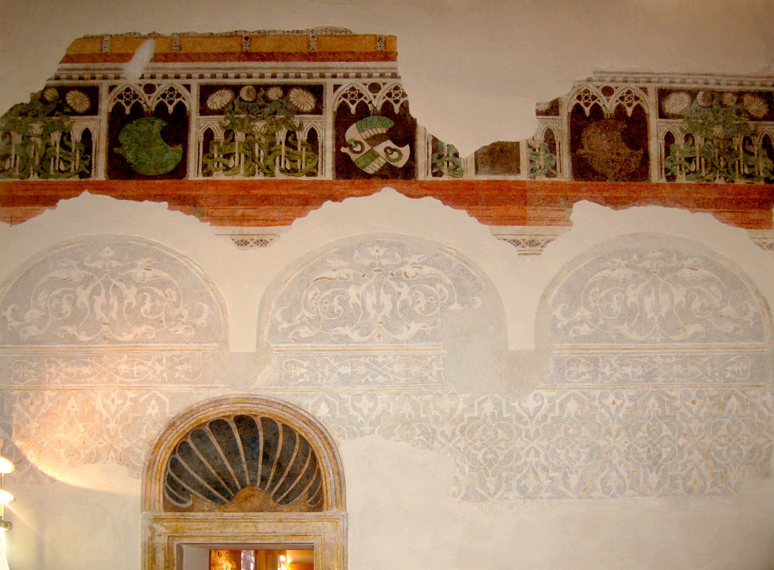 decorazioni ornamentali, architetture, elementi araldici (fascia ornamentale, complesso decorativo) di Pisano Antonio detto Pisanello (attribuito) - ambito italiano (sec. XV)