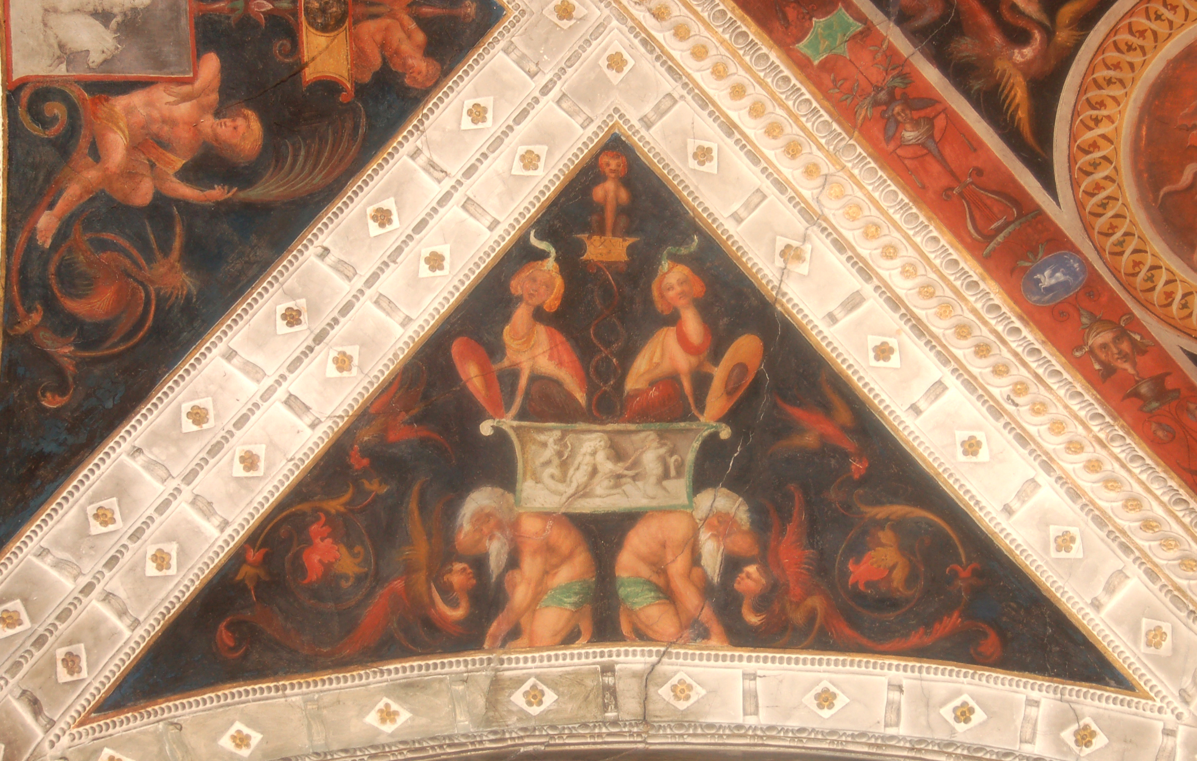 corteo marino con nereide, tritone e Cupido, grottesche (vela) di Leonbruno Lorenzo (e aiuti) (sec. XVI)
