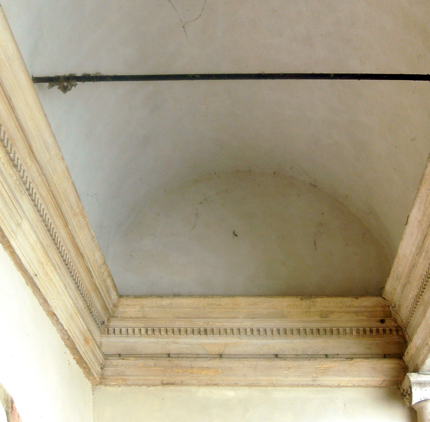 cornice a impostazione architettonica di Covo Giovan Battista (sec. XVI)