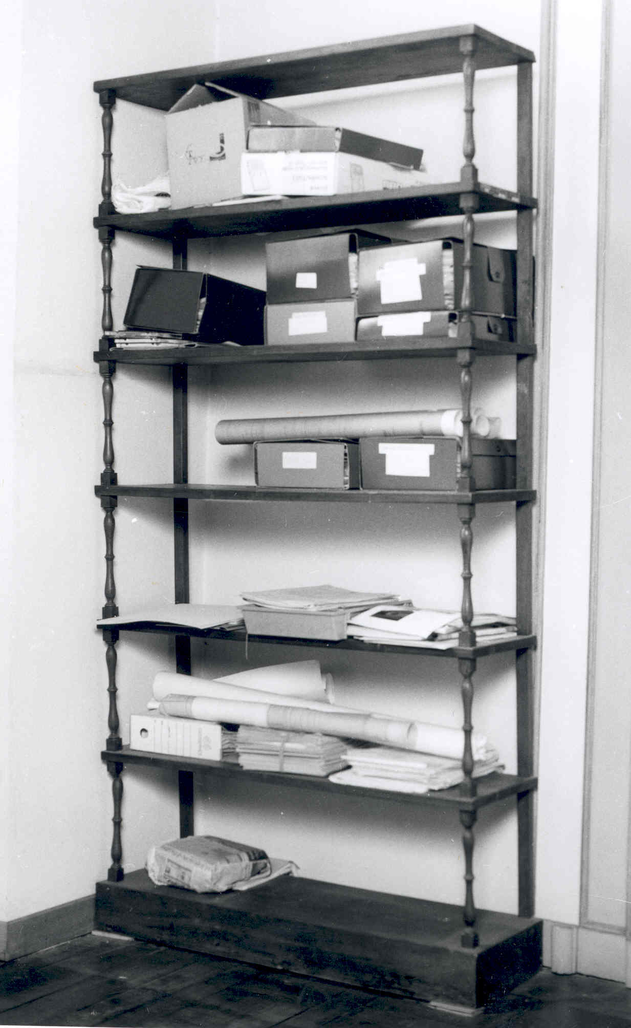 ETAGERE, opera isolata - ambito piemontese (seconda metà sec. XIX)