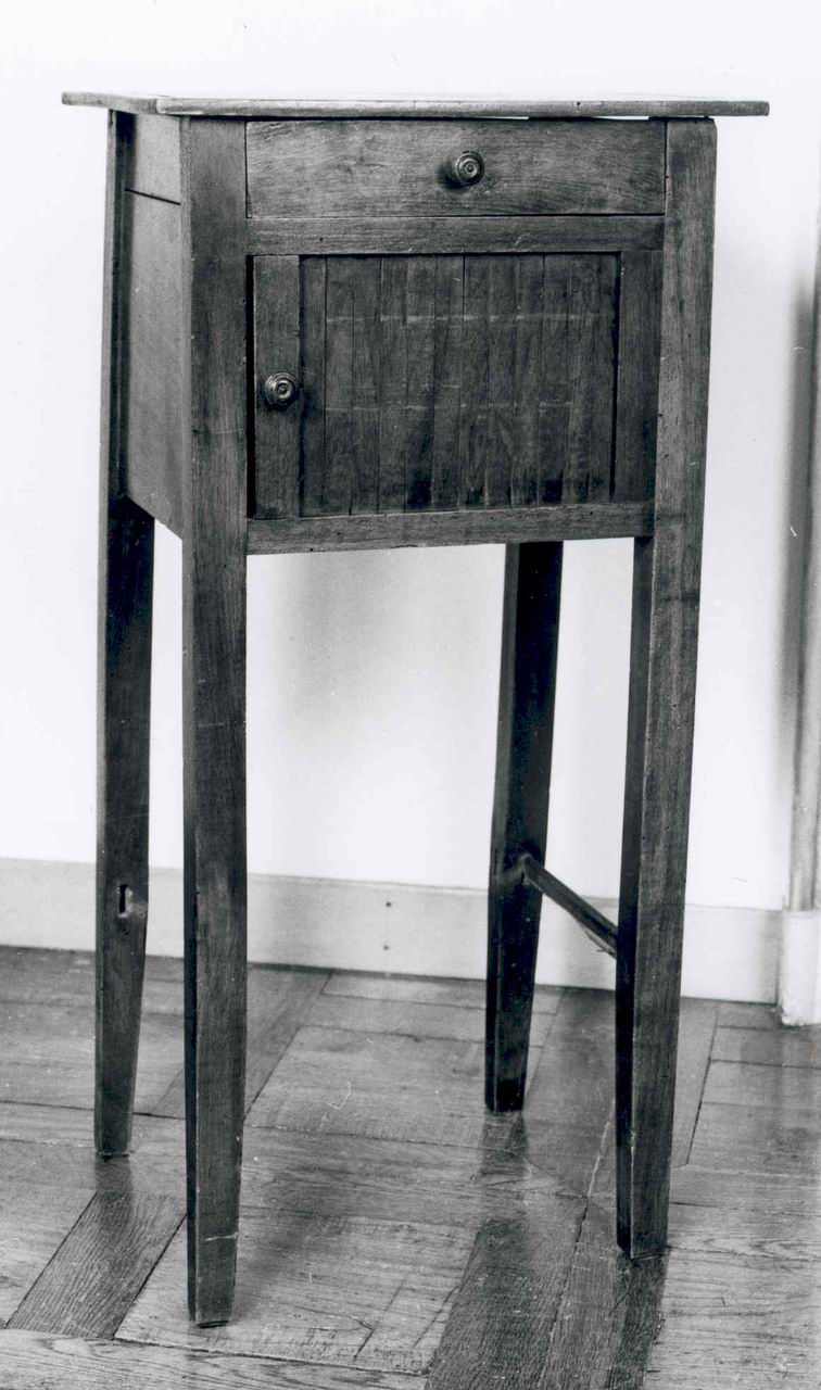 COMODINO, opera isolata - ambito piemontese (terzo quarto sec. XIX)