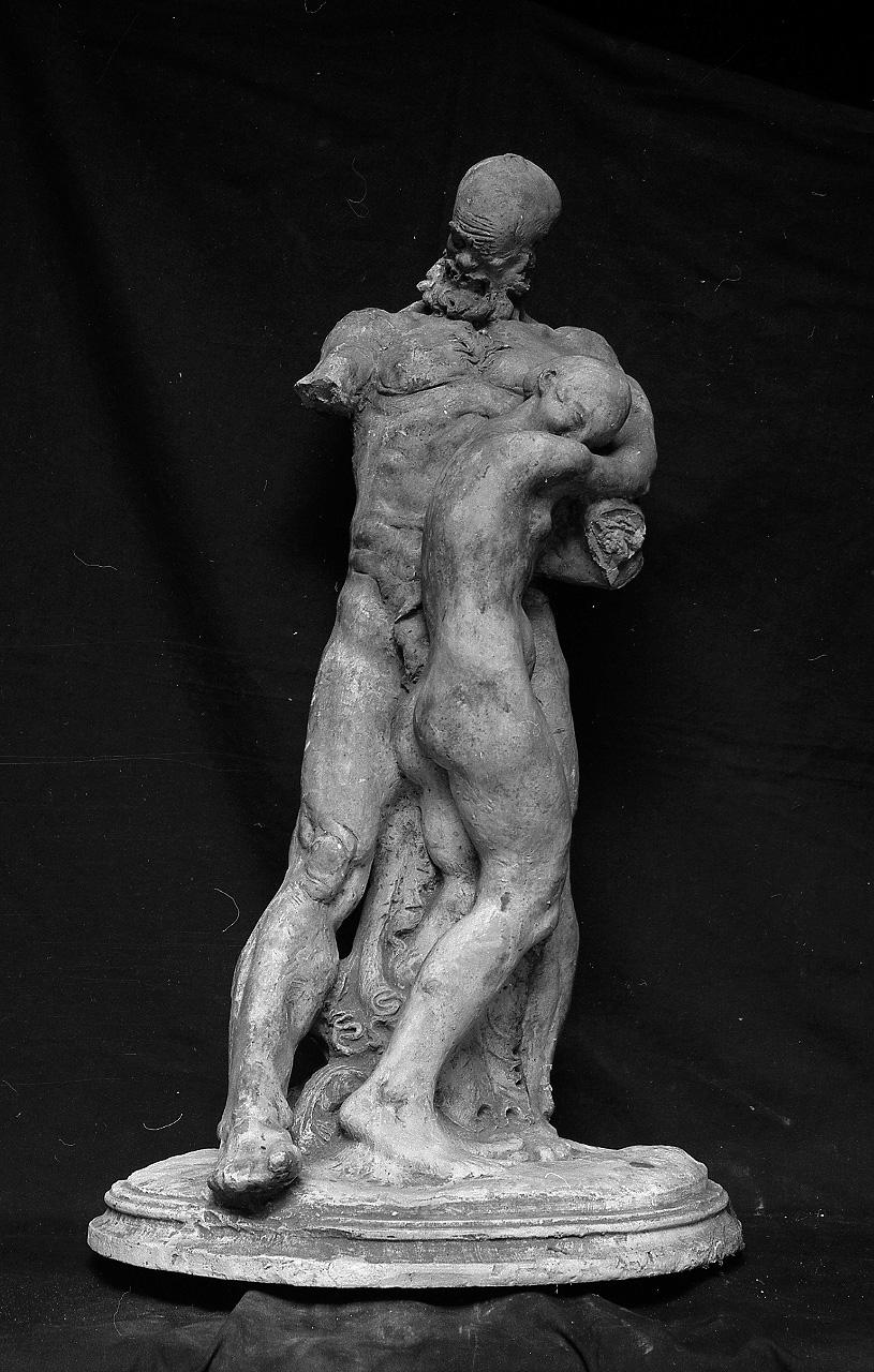 Uomo e donna (scultura, insieme) di Griselli Italo Orlando (sec. XX)