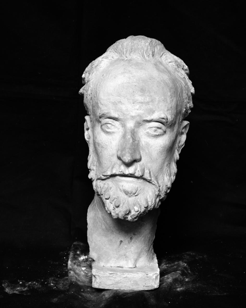 Ritratto maschile (scultura, opera isolata) di Griselli Italo Orlando (sec. XX)