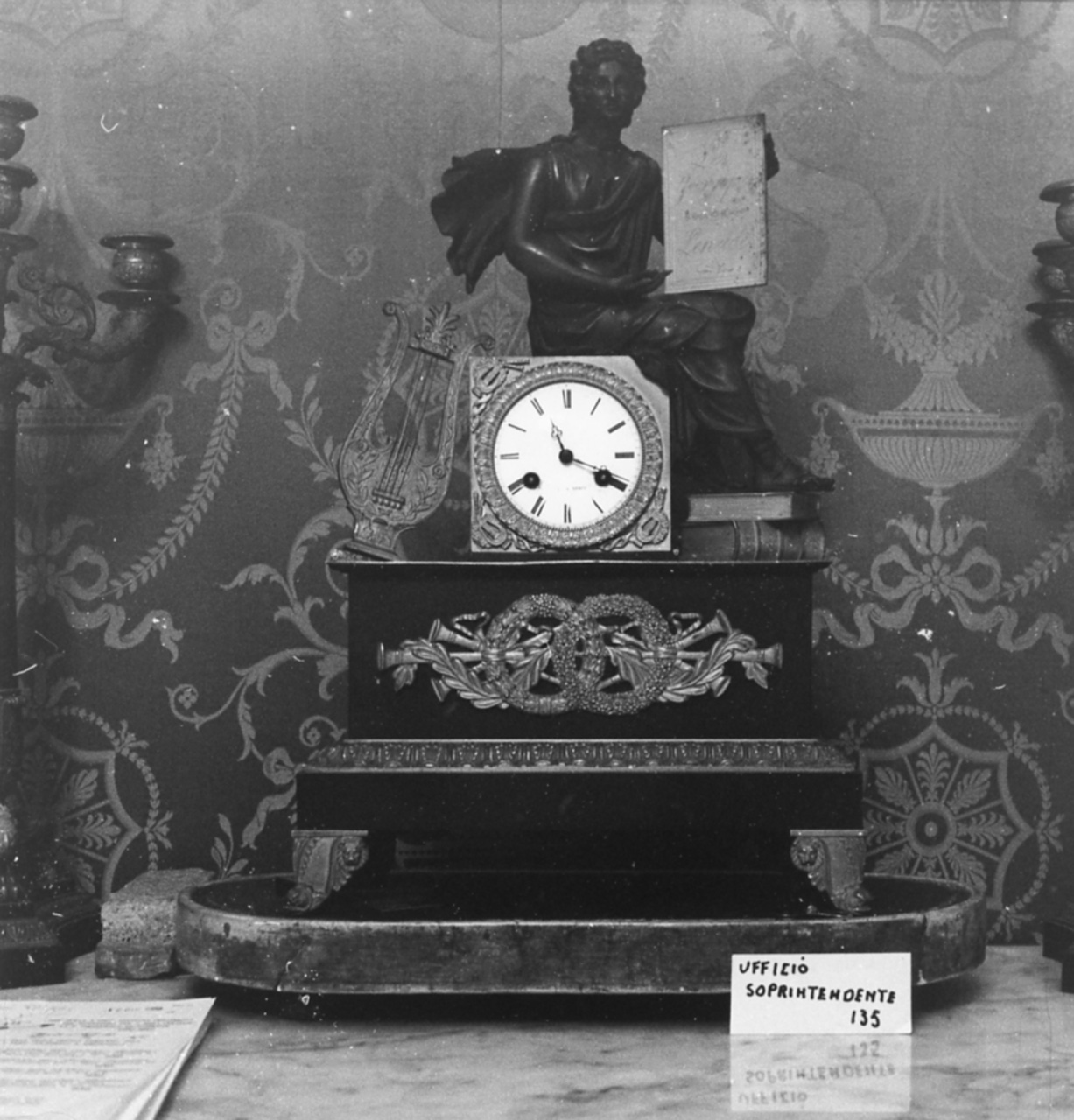 allegoria della poesia (orologio - da mensola, opera isolata) di Sola - manifattura francese (primo quarto sec. XIX)