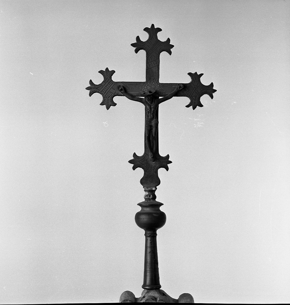 simboli della passione (croce processionale, insieme) - ambito valsesiano (sec. XVII)