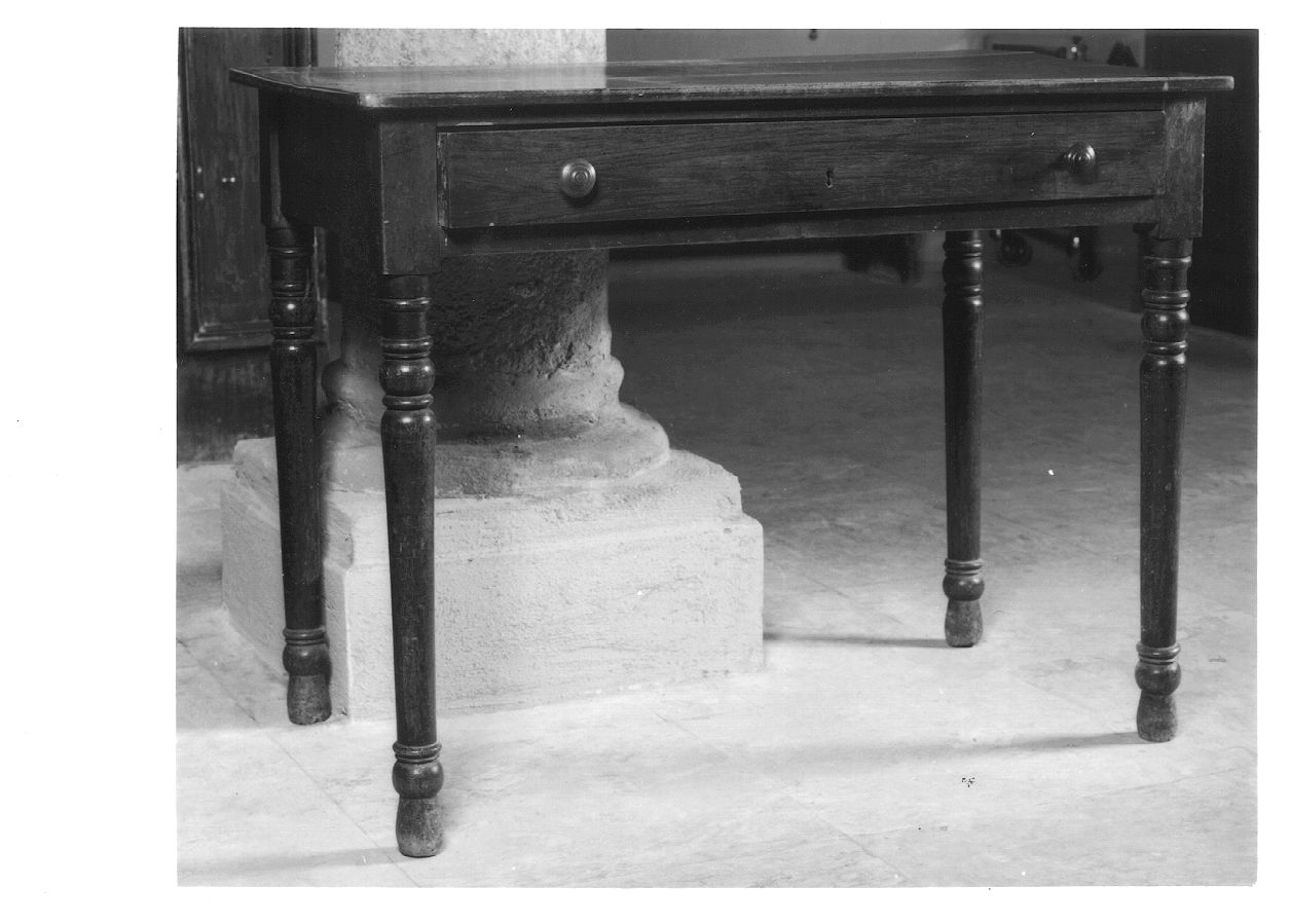 tavolino, opera isolata - bottega piemontese (sec. XIX)
