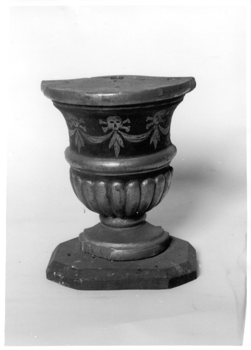 vaso d'altare con composizione floreale, serie - produzione ligure (metà sec. XIX)