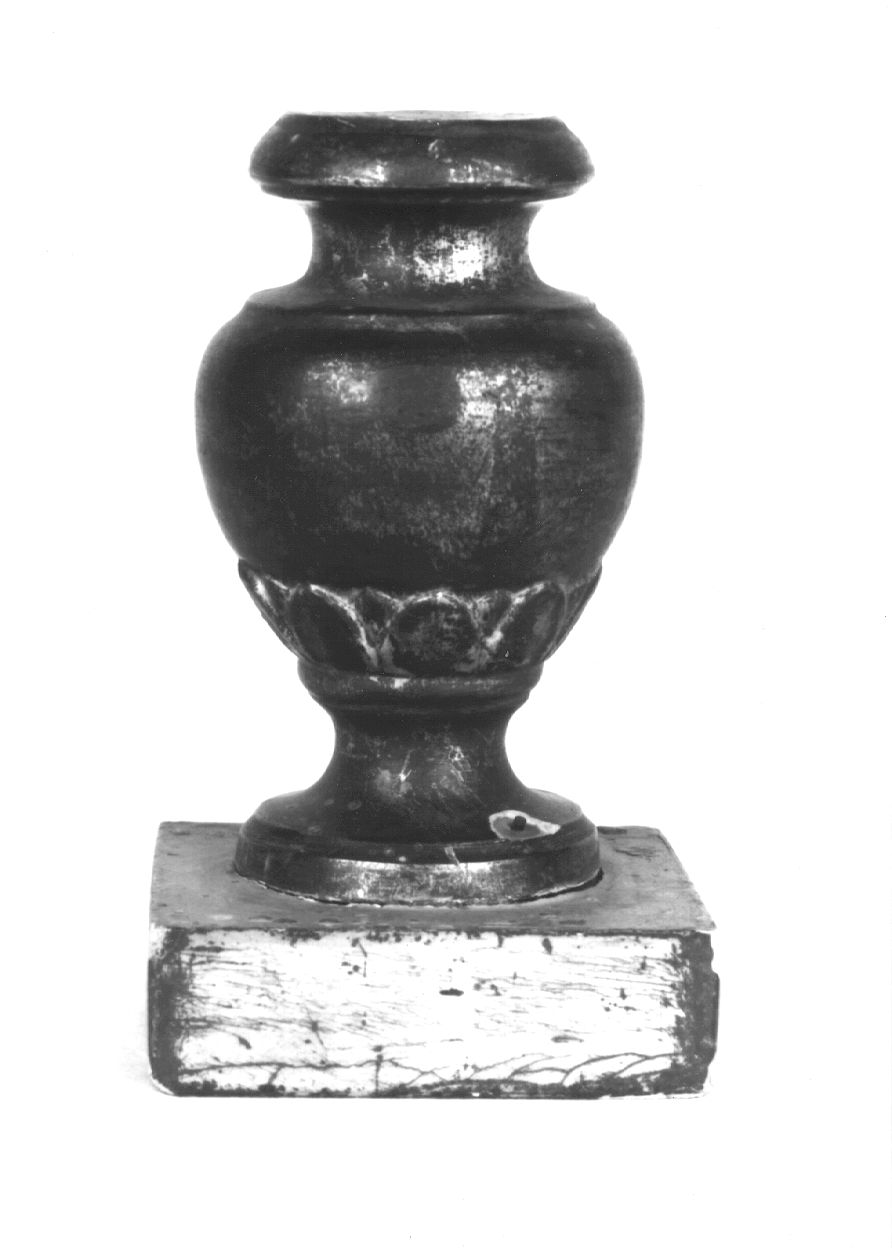 vaso d'altare, serie - bottega piemontese (seconda metà sec. XIX)