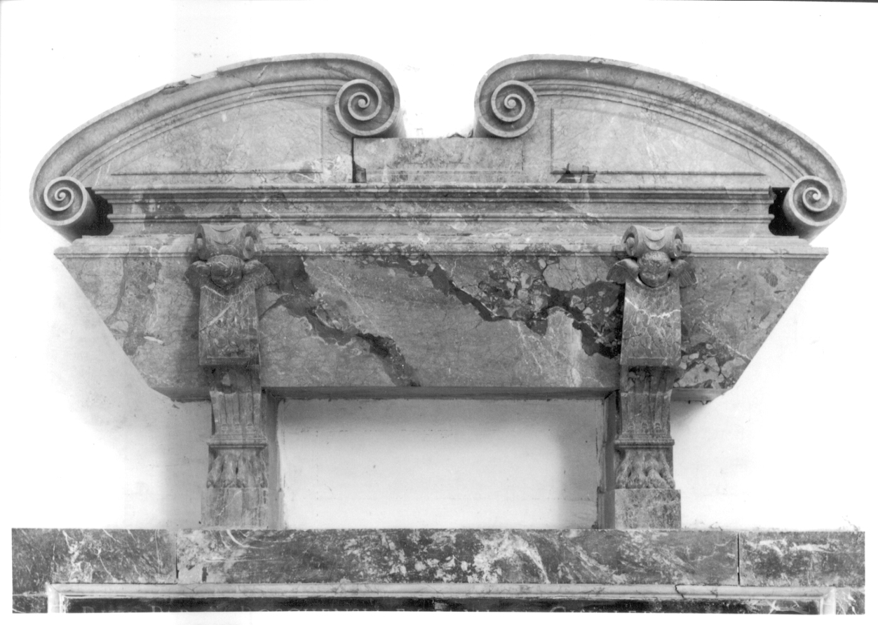 urna, opera isolata - ambito romano (fine sec. XVI)