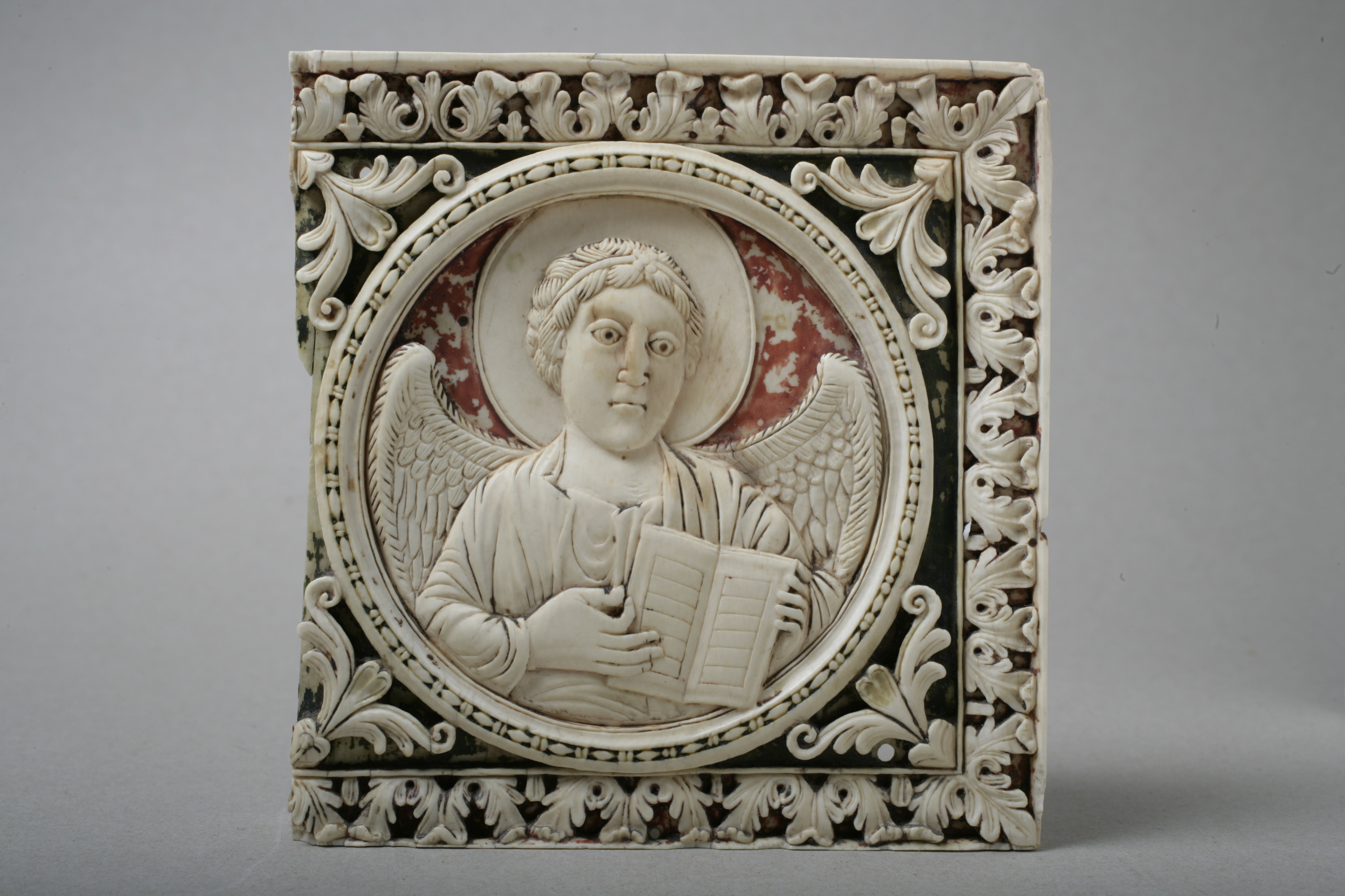Angelo simbolo dell'Evangelista Matteo (formella - di dittico, opera isolata) - manifattura Italia settentrionale (prima metà VIII-IX)