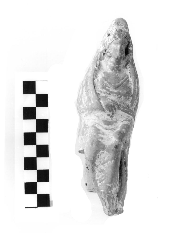 Figura femminile seduta (statuetta votiva) - ambito apulo (sec. IV a.C)