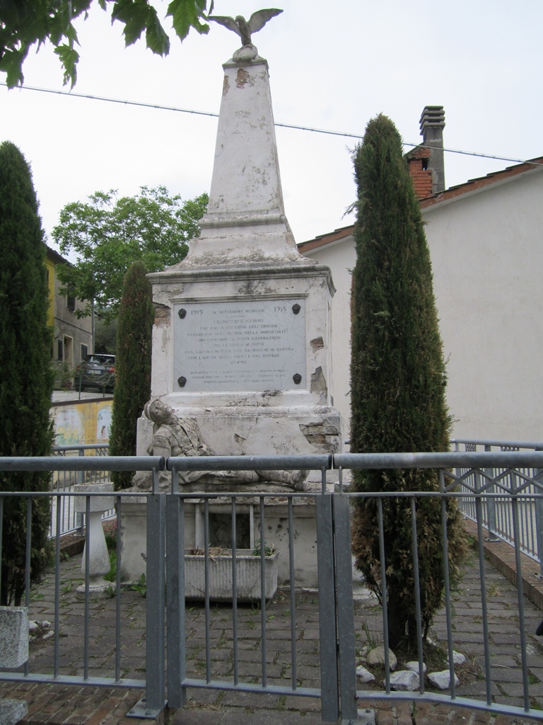 allegoria della Vittoria come aquila, morte del soldato (monumento ai caduti - ad obelisco) - ambito marchigiano (primo quarto XX)