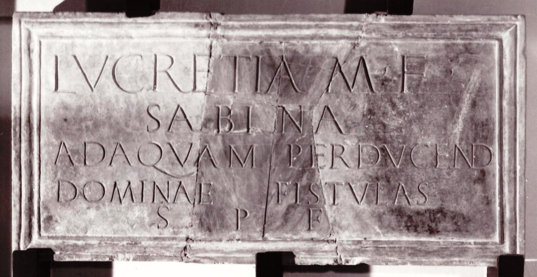 lastra, epigrafica, Dedica di Lucretia M. f. Sabina (prima metà sec. II d. C)