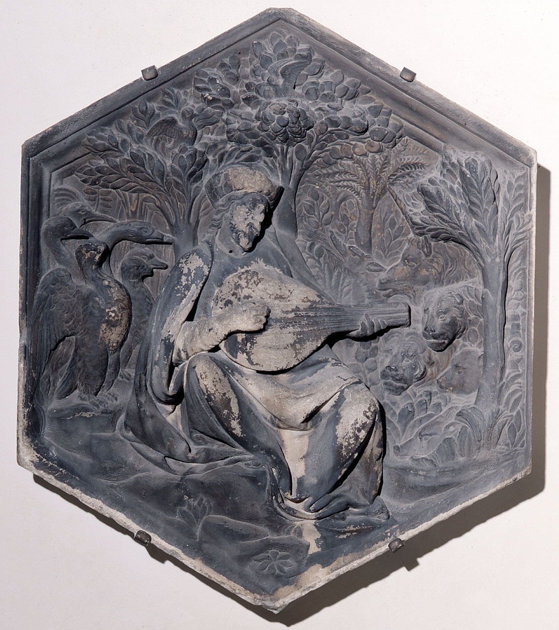 Orfeo incanta gli animali con la musica (rilievo) di Della Robbia Luca (secondo quarto sec. XV)