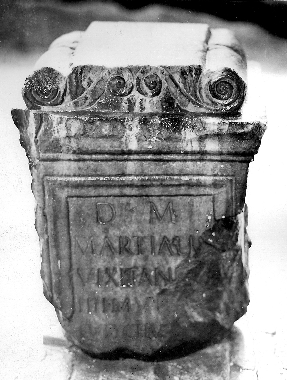 ara funeraria, frammento - produzione Italia settentrionale (prima metà sec. II)