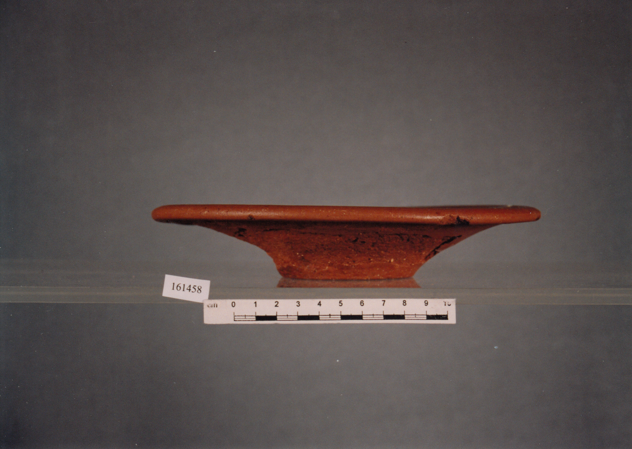 piatto, forma 1, piatto ombelicato - civiltà fenicia (VI sec. a.C)