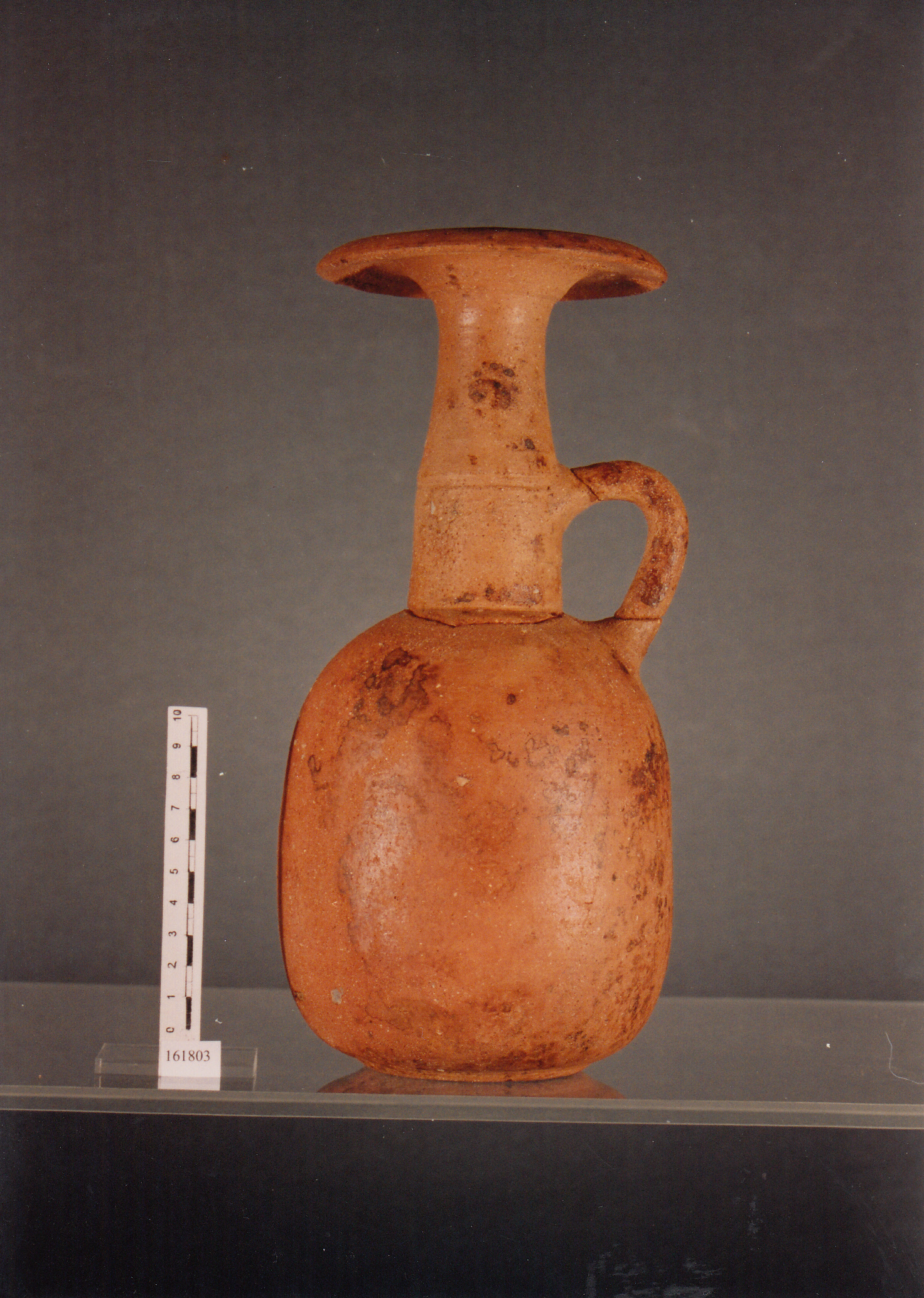 brocca, brocca con orlo a fungo - civiltà fenicia (ultimo quarto VII sec. a.C)