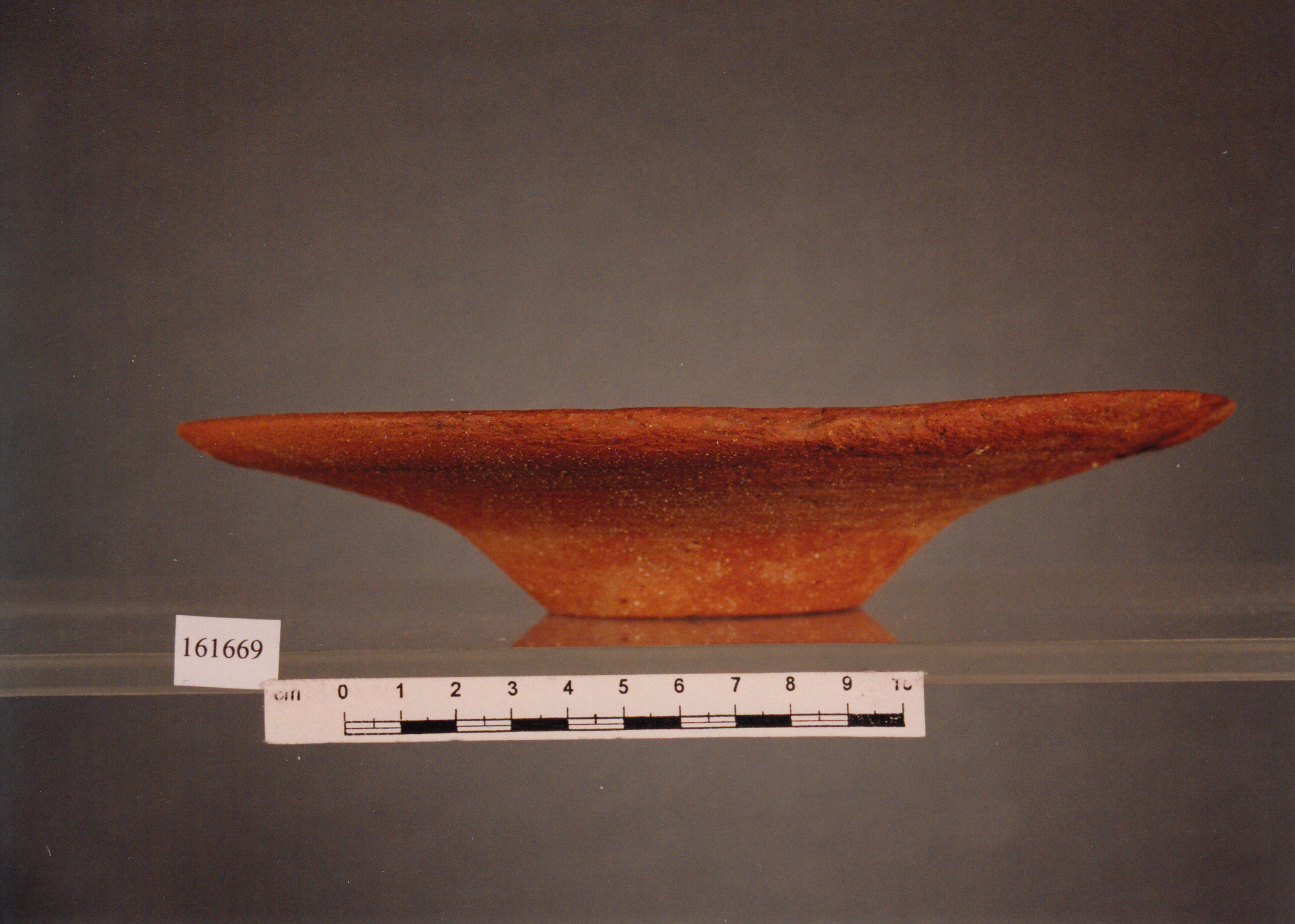 piatto - civiltà fenicia (prima metà VI sec. a.C)