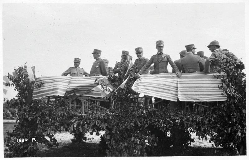 Veneto - Treviso - Brigata Veneto - festeggiamenti - ufficiali - 1918 (positivo) di Marzocchi, Luigi (primo quarto XX)