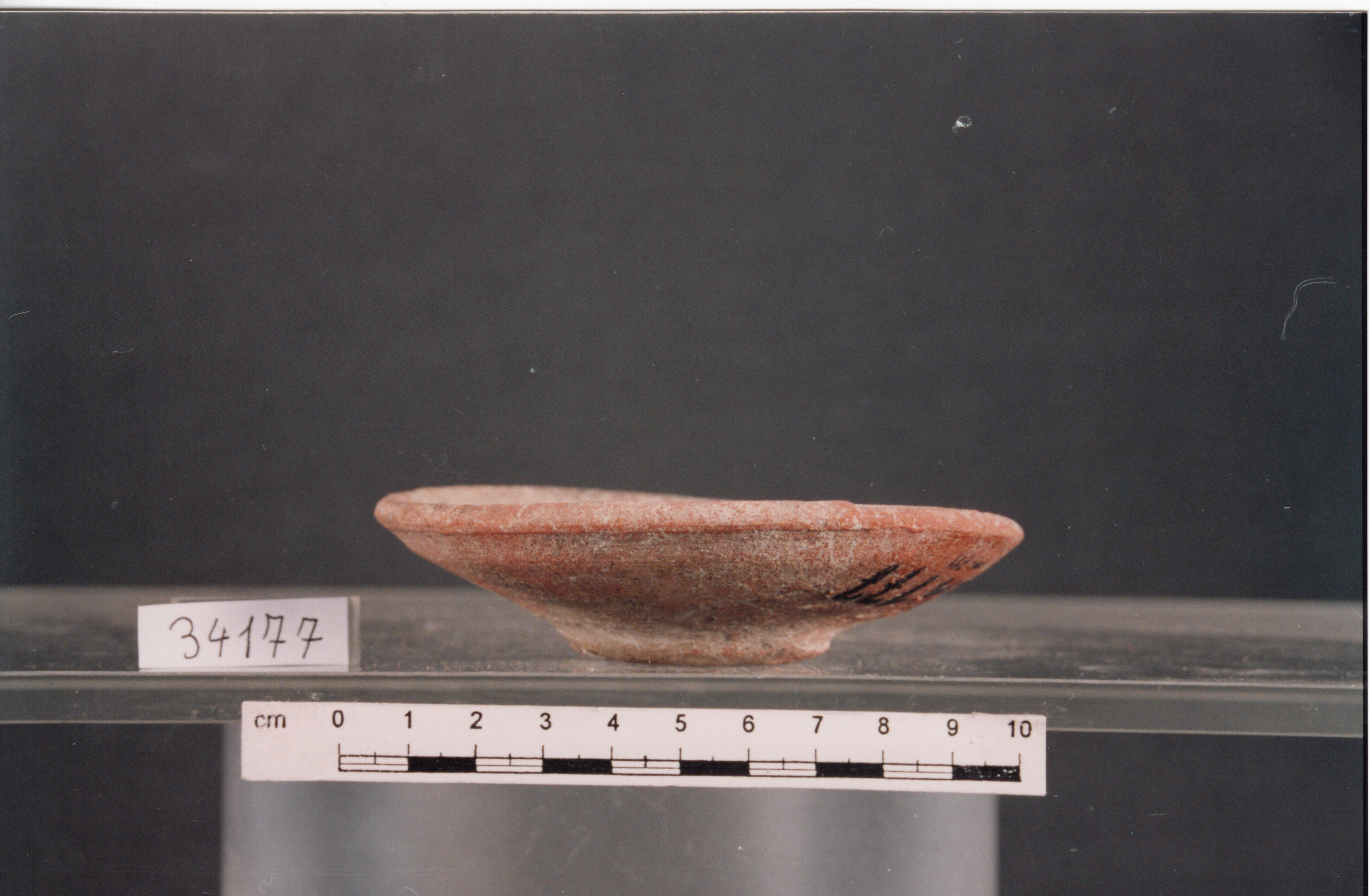 piatto-coperchio - civiltà fenicia (VII/VI a.C)