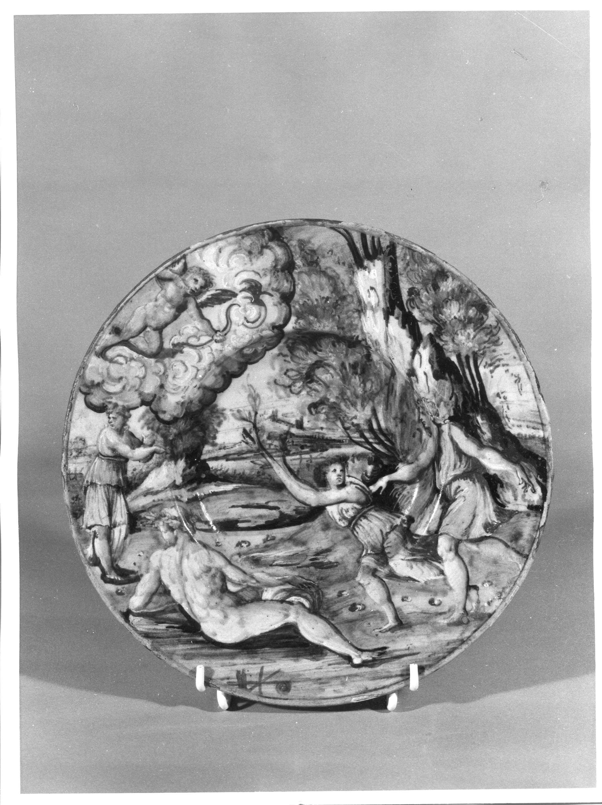 Apollo e Dafne (piatto, opera isolata) di Fontana Orazio (bottega) - manifattura italiana (metà sec. XVI)