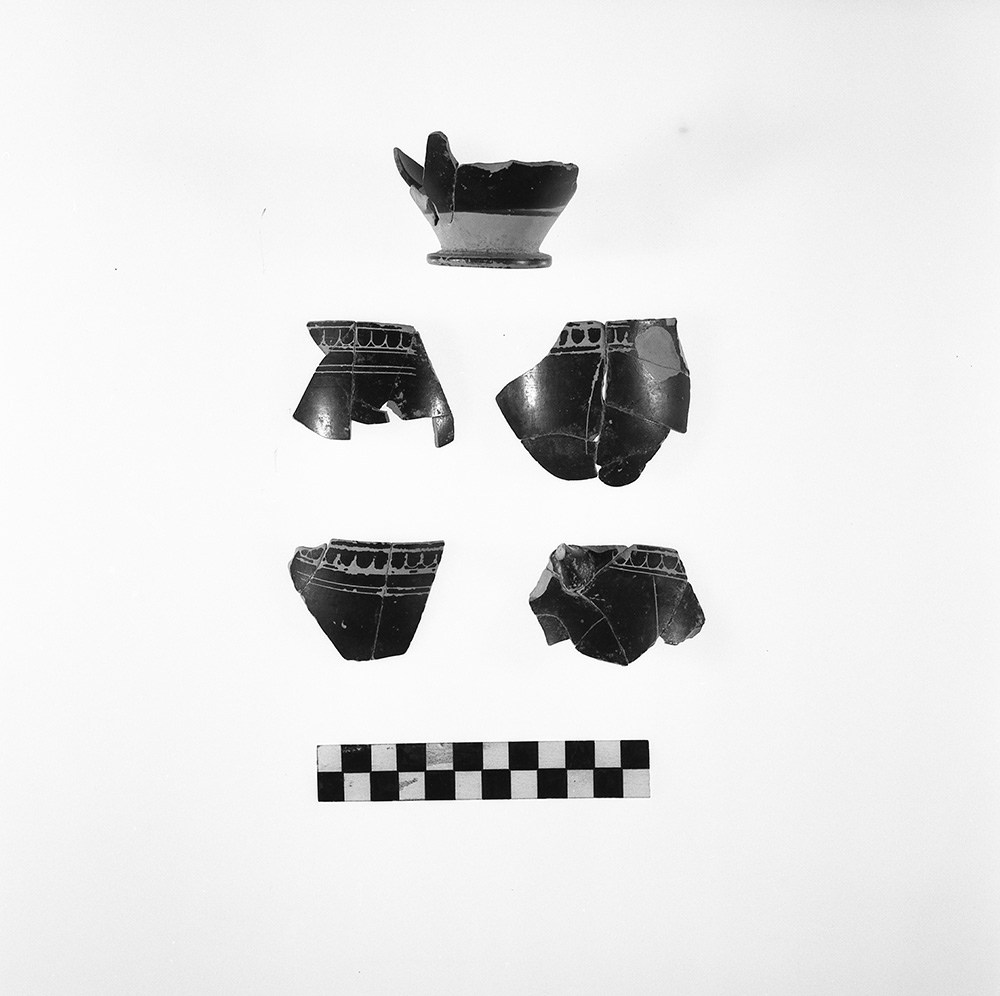 skyphos - produzione apula (ultimo quarto IV a.C)