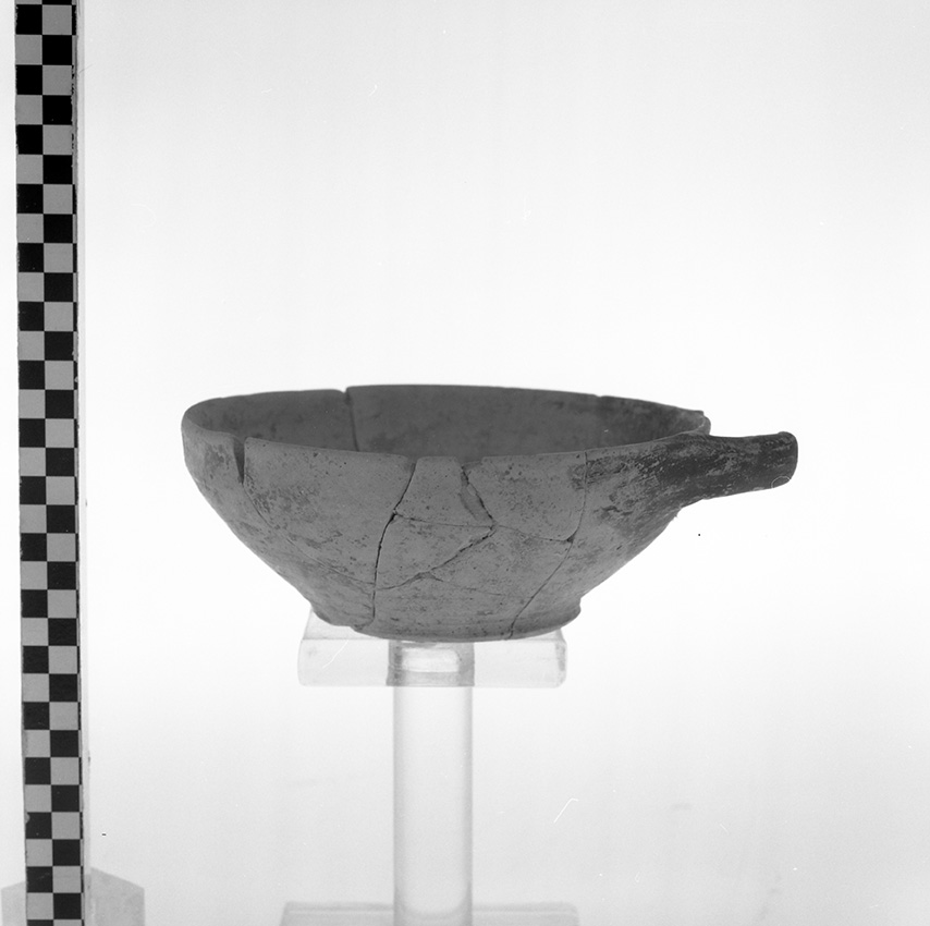 coppa/ monoansata (seconda metà IV a.C)