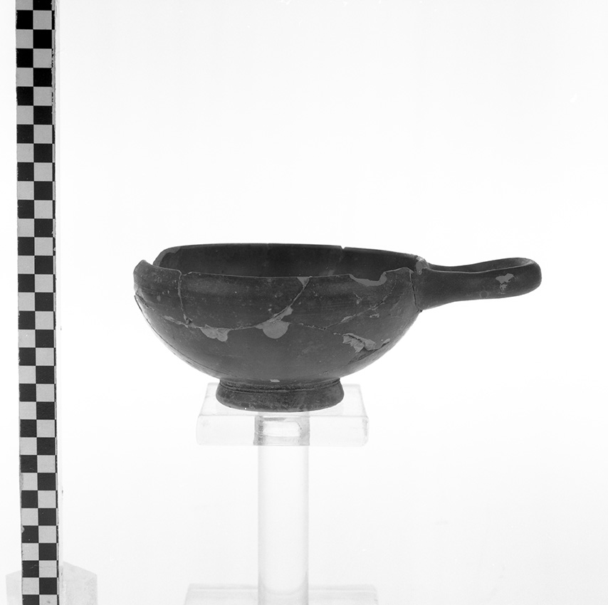 coppa/ monoansata (seconda metà IV a.C)