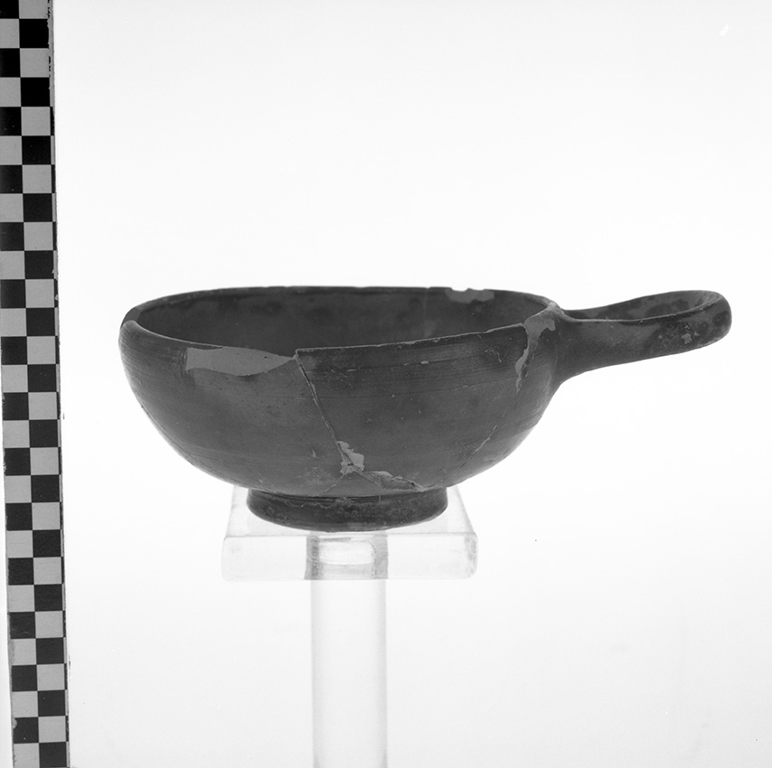 coppa/ monoansata (seconda metà IV a.C)