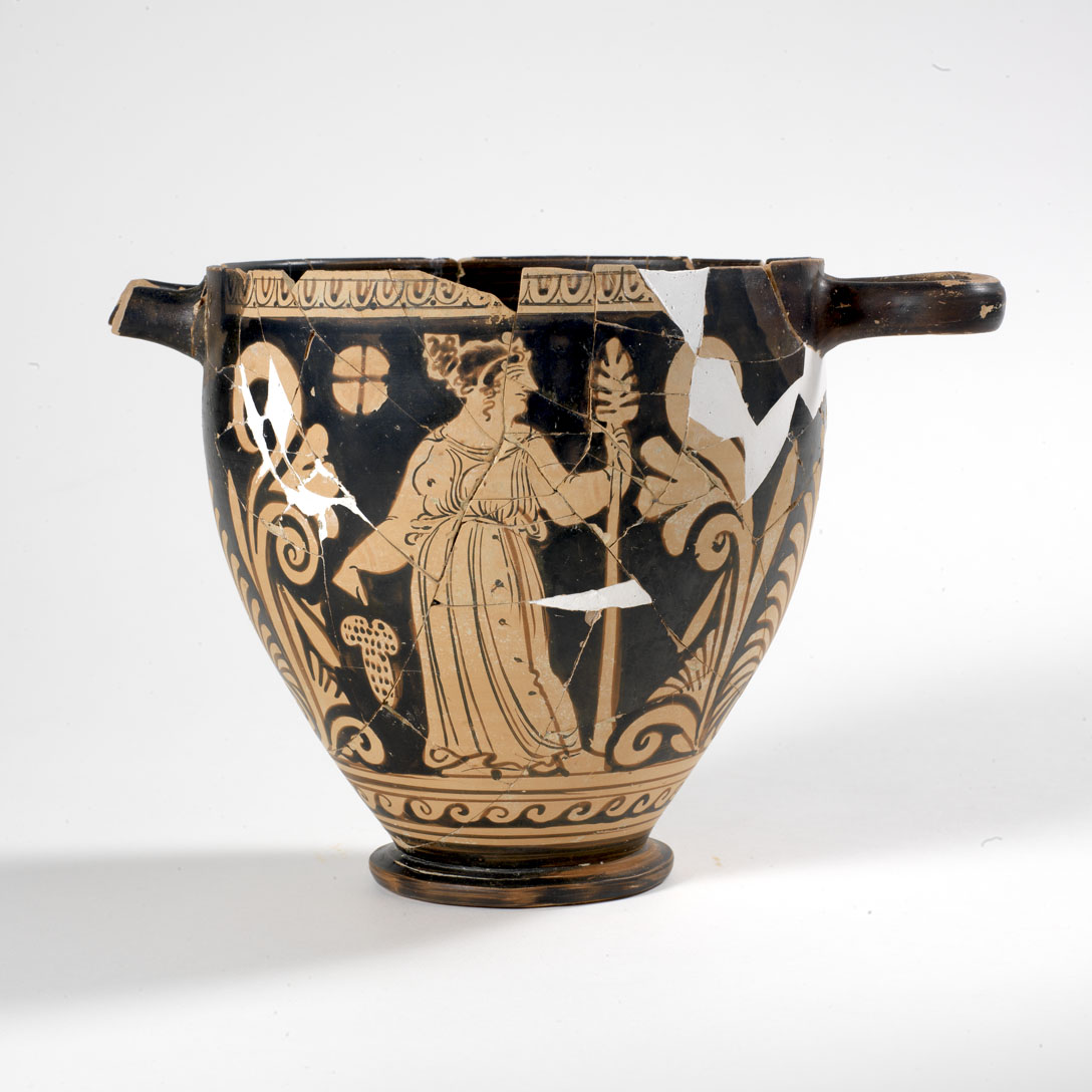 figura femminile stante; figura maschile retrospiciente (skyphos) (metà IV a.C)