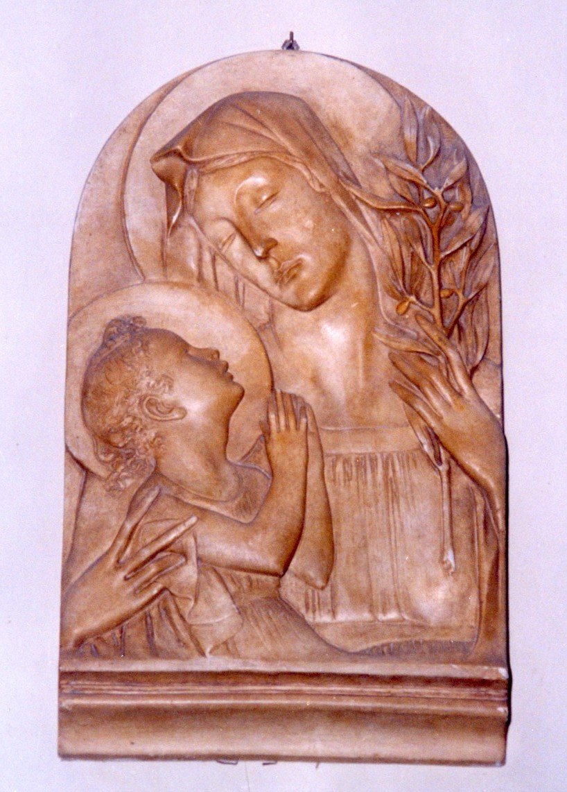 Madonna con Bambino (scultura) di Leonardi Giuliano (prima metà sec. XX)