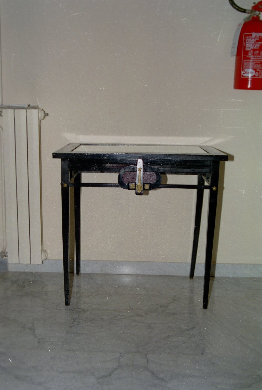 tavolino di Clemente (F.lli) (attribuito) (primo quarto sec. XX)